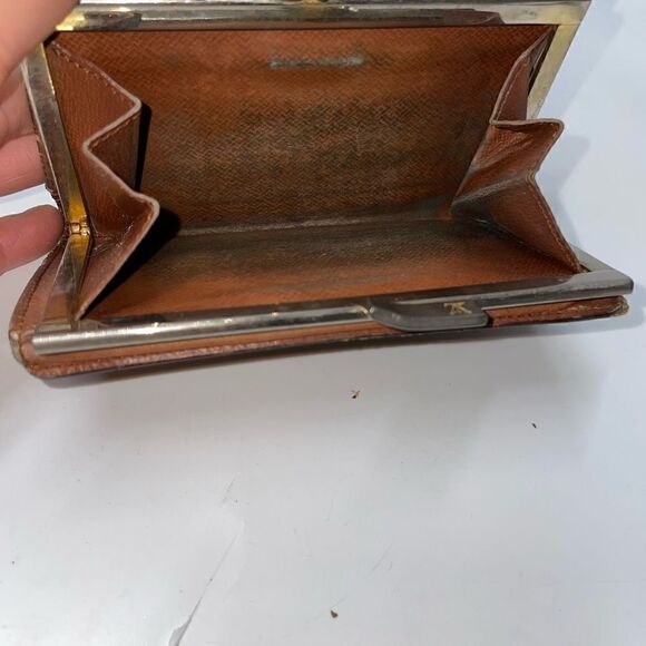 Authentic Louis Vuitton Monogram Kisslock Wallet - Picture 5 of 8